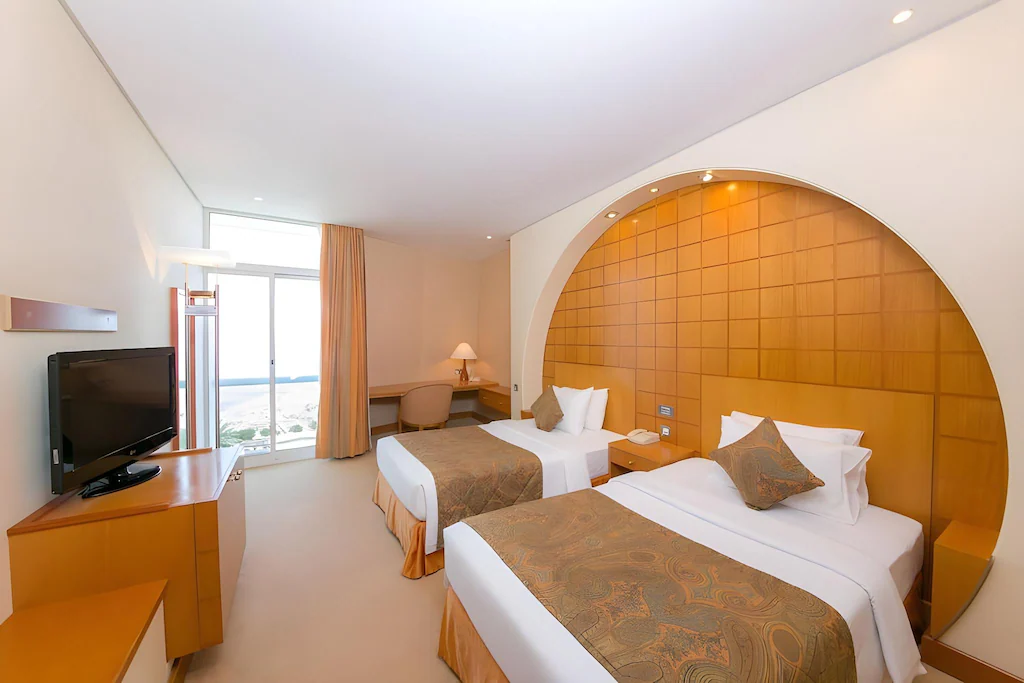 Guest room at Oryx Grand Hotel Jebel Hafeet 3